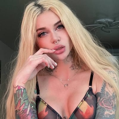 virtual_lady